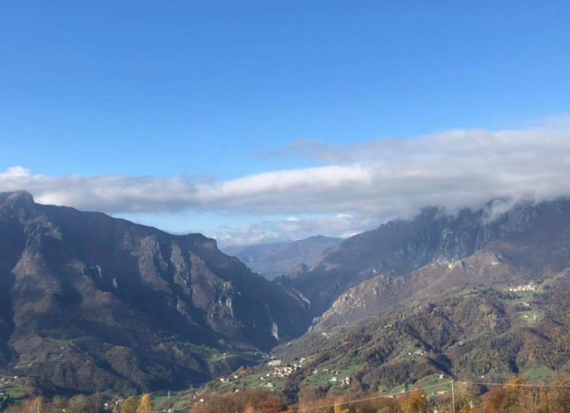 DOSSENA Splendido Chalet di Montagna immerso nella natura Madonna della Costa Esterno foto